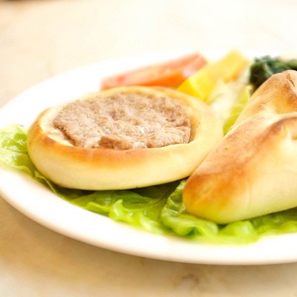 2 Salgados com Buffet de Saladas